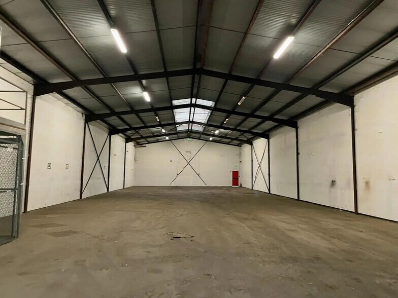 Local d'activités dans Collégien à vendre - Photo intérieure – Image 2 sur 4