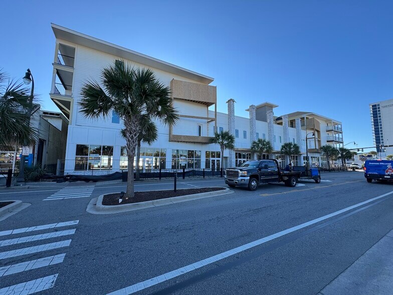700 N Ocean Blvd, Myrtle Beach, SC à louer - Photo de l’immeuble – Image 2 sur 17