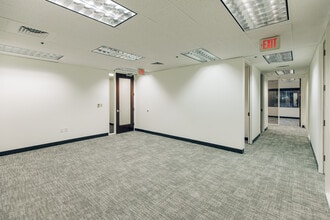 111 SW Columbia St, Portland, OR à louer Photo intérieure– Image 1 sur 3