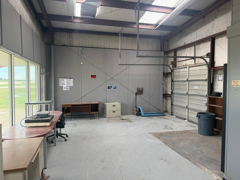 419 Enterprise Blvd, Hewitt, TX à louer - Photo de l’immeuble – Image 3 sur 5