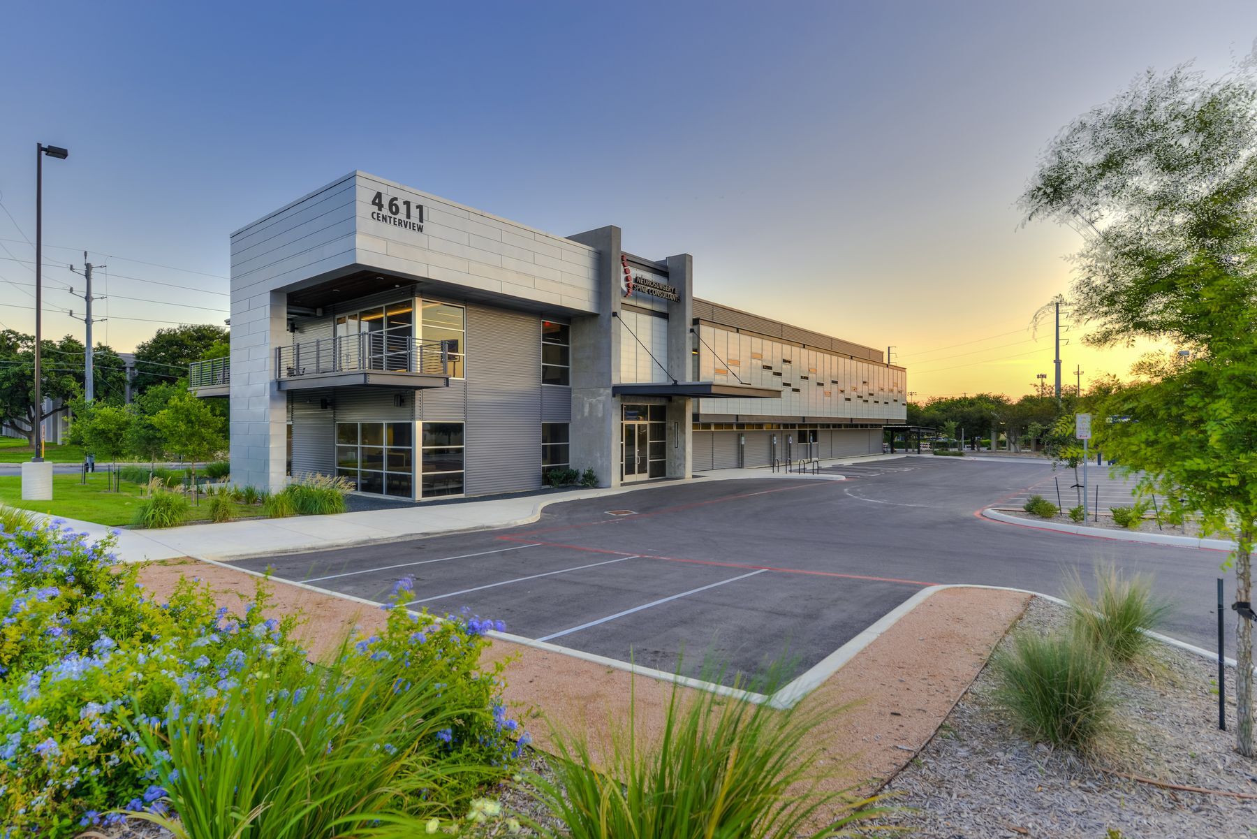 4611 Centerview, San Antonio, TX à vendre Photo principale– Image 1 sur 69