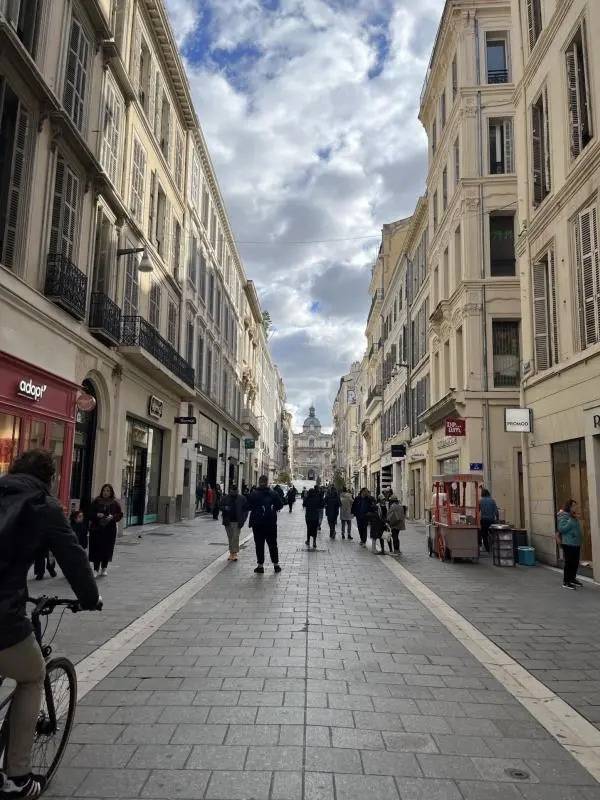 Plus de détails pour Local commercial à louer