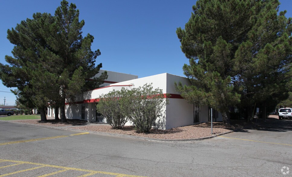 6501 Boeing Dr, El Paso, TX à louer - Photo de l’immeuble – Image 3 sur 6