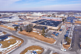 16600 W Glendale Dr, New Berlin, WI - VUE AÉRIENNE  vue de carte - Image1