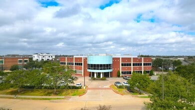 1400 Creek Way Dr, Sugar Land, TX à louer Photo de l’immeuble– Image 2 sur 17