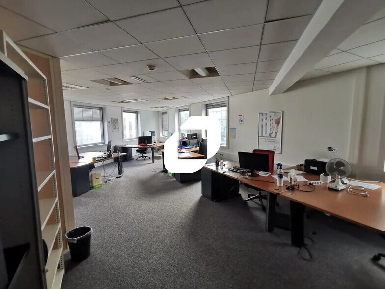 Bureau dans Noisy-le-Grand à louer - Photo de l’immeuble – Image 2 sur 6