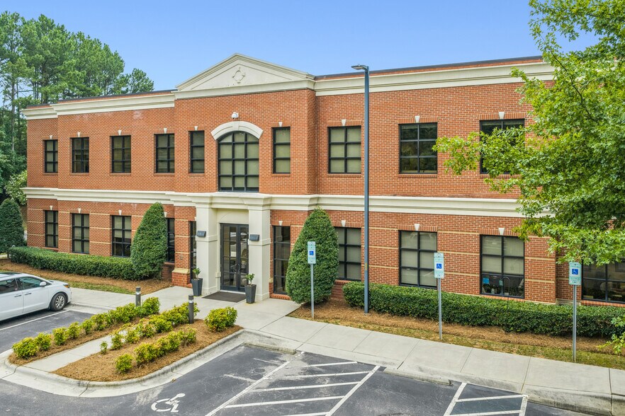 720 Corporate Center Dr, Raleigh, NC à vendre - Photo de l’immeuble – Image 3 sur 6