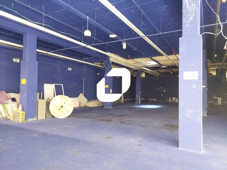 Local commercial dans Vélizy-Villacoublay à louer - Photo de l’immeuble – Image 1 sur 4