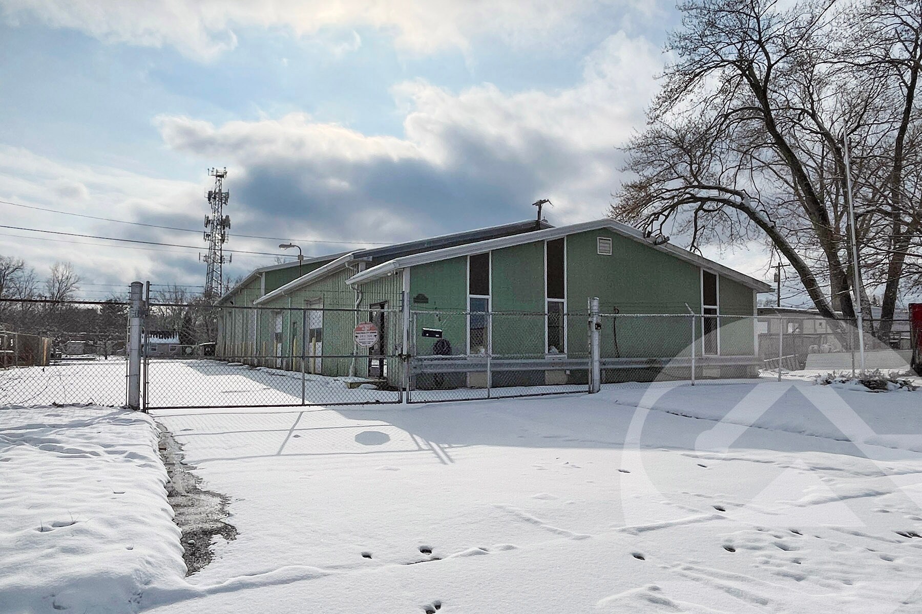 1026 Rankin Dr, Troy, MI à louer Photo principale– Image 1 sur 2