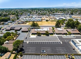 Plus de détails pour 955 W Center St, Manteca, CA - Bureau à louer