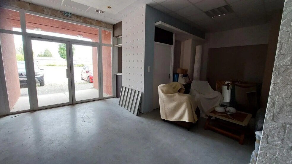 Local commercial dans Naintré à louer - Photo de l’immeuble – Image 2 sur 3