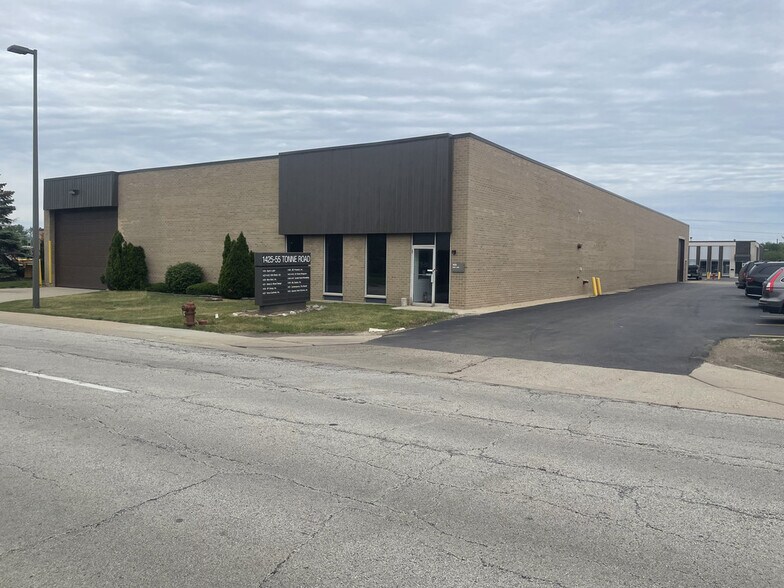 1425 Tonne Rd, Elk Grove Village, IL à louer - Photo de l’immeuble – Image 1 sur 6