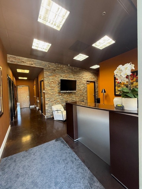 301-315 N Berry St, Brea, CA 92821 - Lot 313 -  - Photo intérieure - Image 1 of 9