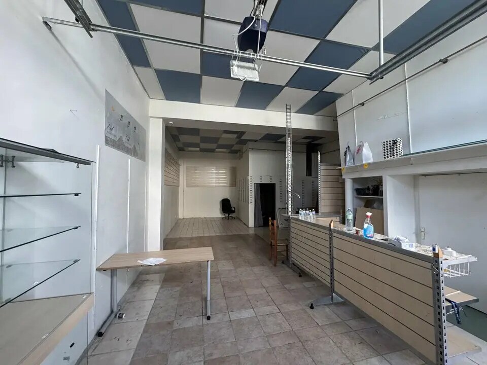 Local d'activités dans Mareuil-lès-Meaux à vendre Photo intérieure– Image 1 sur 13