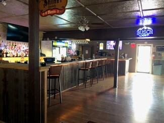 Plus de détails pour 2111 Airport Rd, Conroe, TX - Local commercial à vendre
