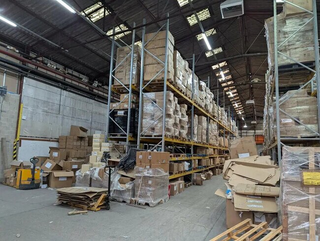 Plus de détails pour Industriel/Logistique à louer