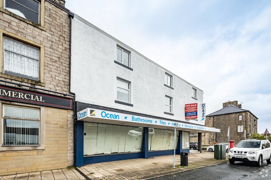 3-7 Keighley Rd, Colne à vendre - Photo de l’immeuble – Image 2 sur 6