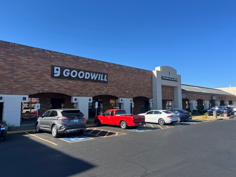 1122 N Higley Rd, Mesa, AZ à louer - Photo de l’immeuble – Image 3 sur 12