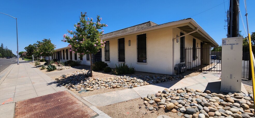 5180 N Fresno St, Fresno, CA à louer - Photo de l’immeuble – Image 1 sur 12