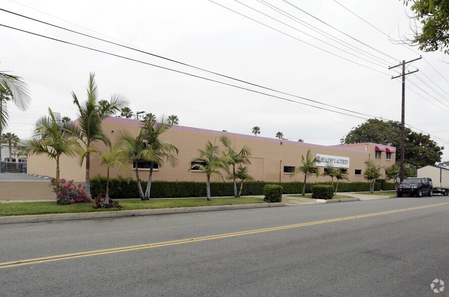 324 S Tremont St, Oceanside, CA à vendre - Photo de l’immeuble – Image 3 sur 5