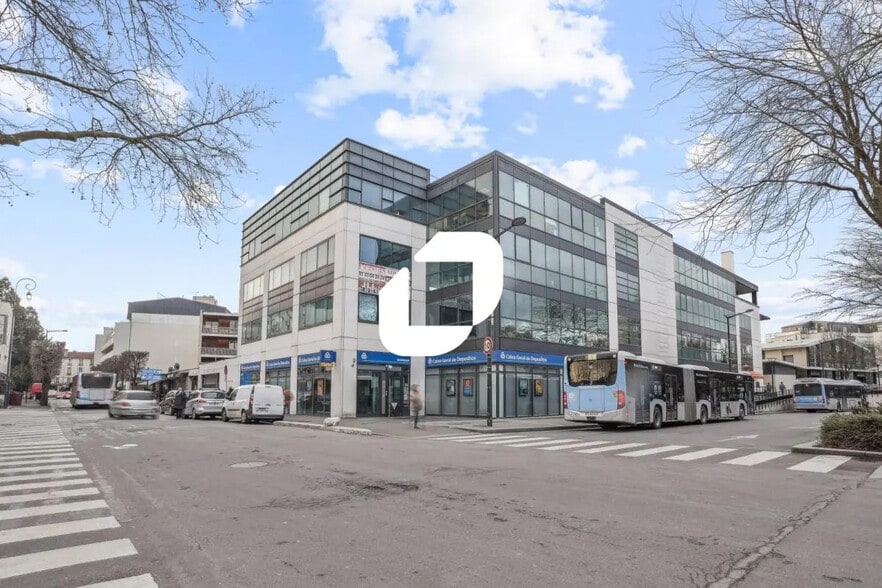 Bureau dans Chelles à vendre - Photo de l’immeuble – Image 2 sur 14