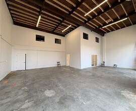 3113 Middlefield Rd, Redwood City, CA à louer Photo intérieure– Image 1 sur 5