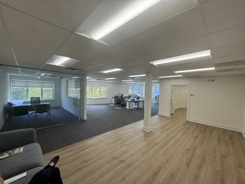 136 Main St, Westport, CT à louer - Photo de l’immeuble – Image 3 sur 10