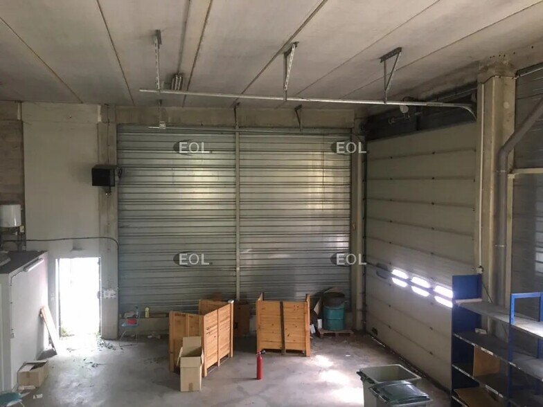 Industriel/Logistique dans Ablon-sur-Seine à vendre - Photo de l’immeuble – Image 2 sur 9