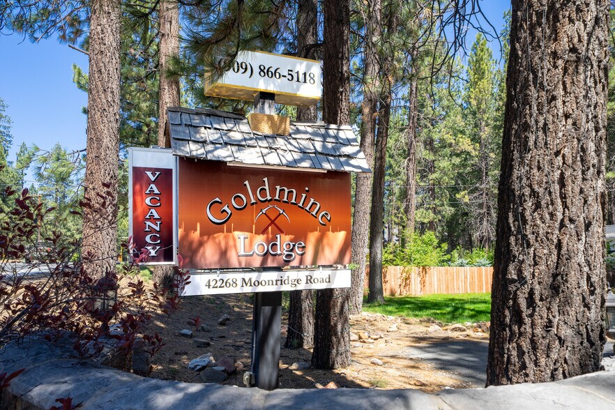 42268 Moonridge Rd, Big Bear Lake, CA à vendre - Photo de l’immeuble – Image 1 sur 22