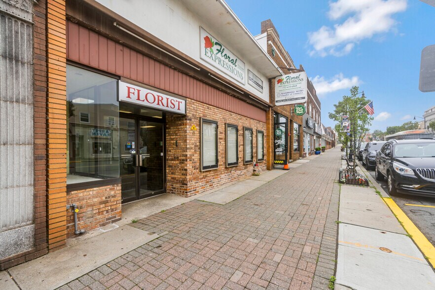 91 Main St, Woodbridge, NJ à louer - Photo de l’immeuble – Image 2 sur 22