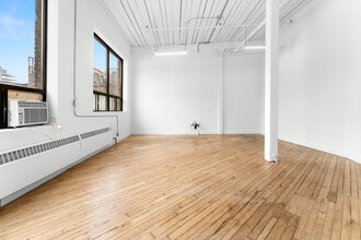 276 Carlaw Av, Toronto, ON à louer Photo intérieure– Image 2 sur 5