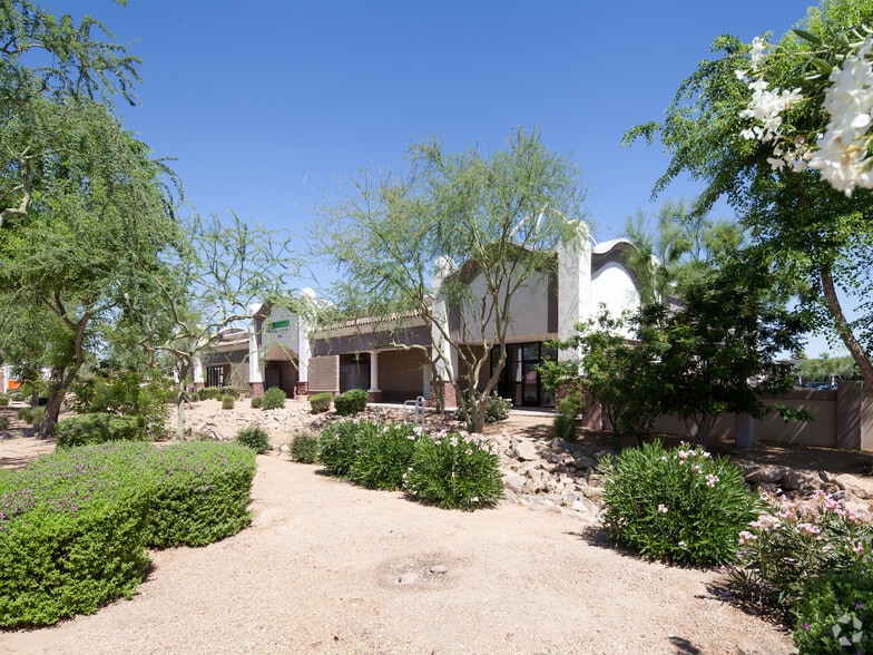 930 E Pecos Rd, Chandler, AZ à louer - Photo de l’immeuble – Image 3 sur 6