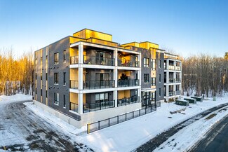 Plus de détails pour 165 Boul De Chambéry, Blainville, QC - Logement à vendre
