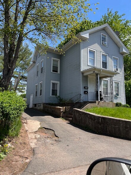 144 View St, Meriden, CT à vendre - Photo principale – Image 1 sur 14