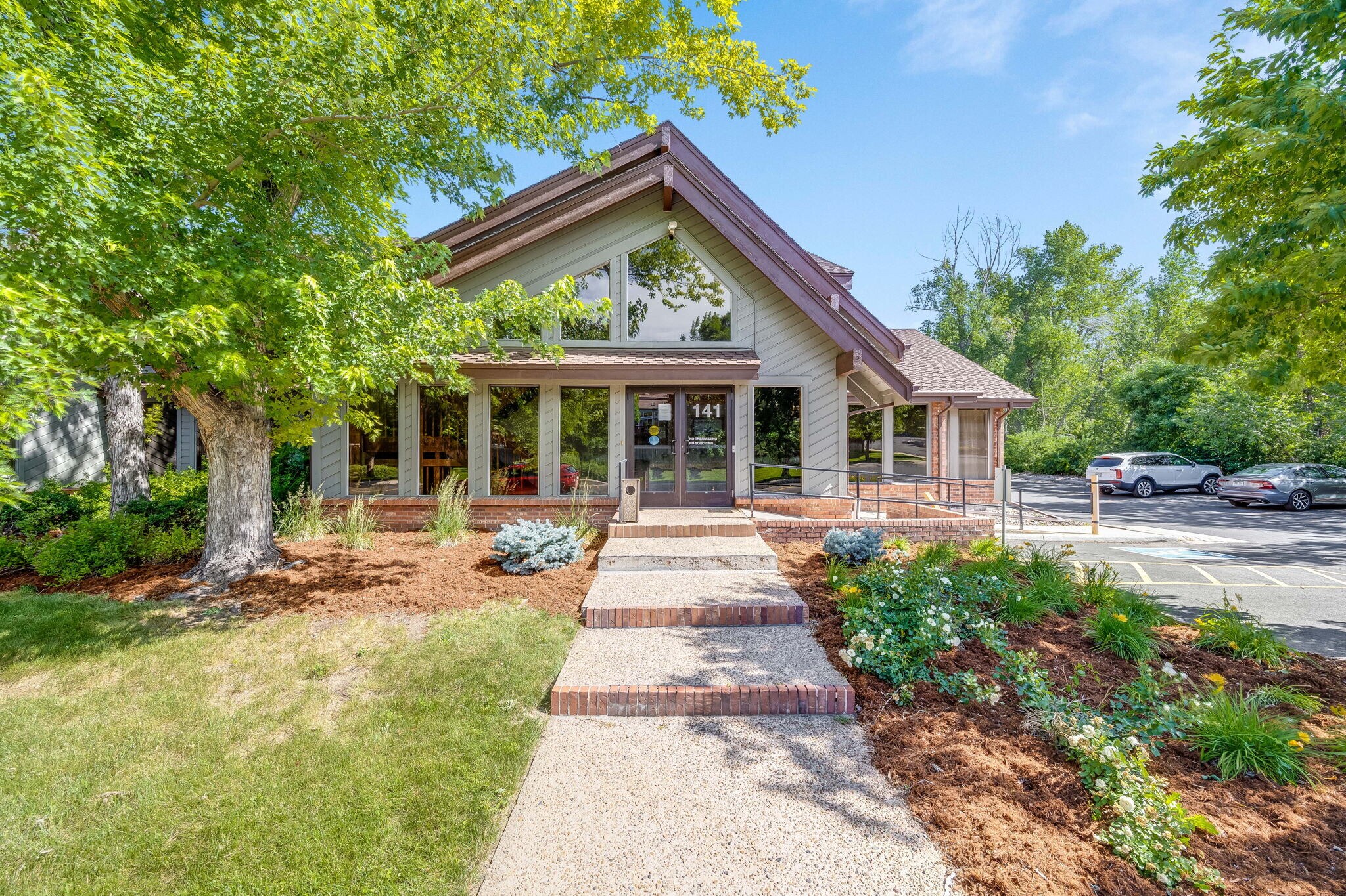 141 W Davies Ave N, Littleton, CO à vendre Photo principale– Image 1 sur 23