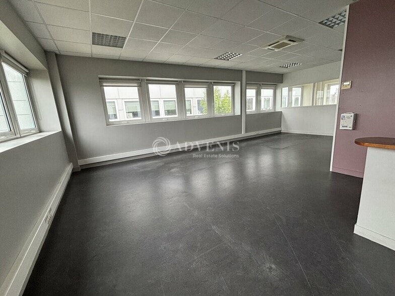 Bureau dans Orléans à vendre - Photo de l’immeuble – Image 1 sur 11