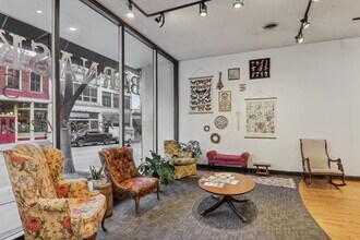 22 Broadway St, Asheville, NC à louer Hall d’entrée– Image 2 sur 27