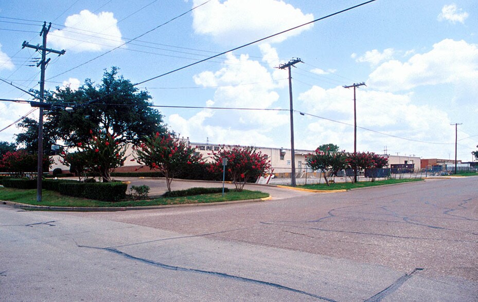 8319 Chancellor Row, Dallas, TX à vendre - Photo de l’immeuble – Image 3 sur 13