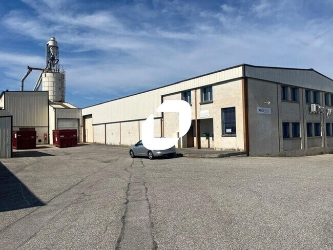 Plus de détails pour Local d'activités, Industriel/Logistique à louer