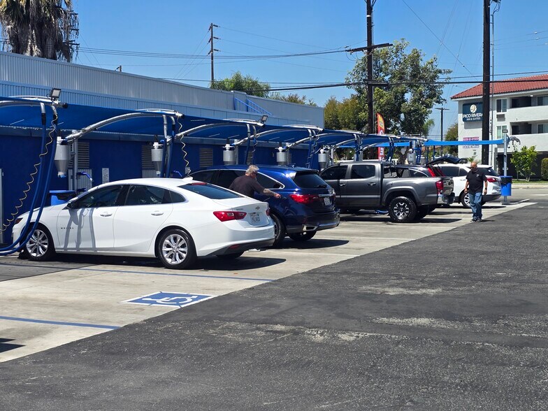 8529 Rosemead Blvd, Pico Rivera, CA à vendre - Photo de l’immeuble – Image 2 sur 16