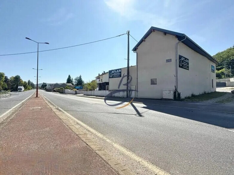 Local commercial dans Bourgoin-Jallieu à louer - Photo de l’immeuble – Image 2 sur 6