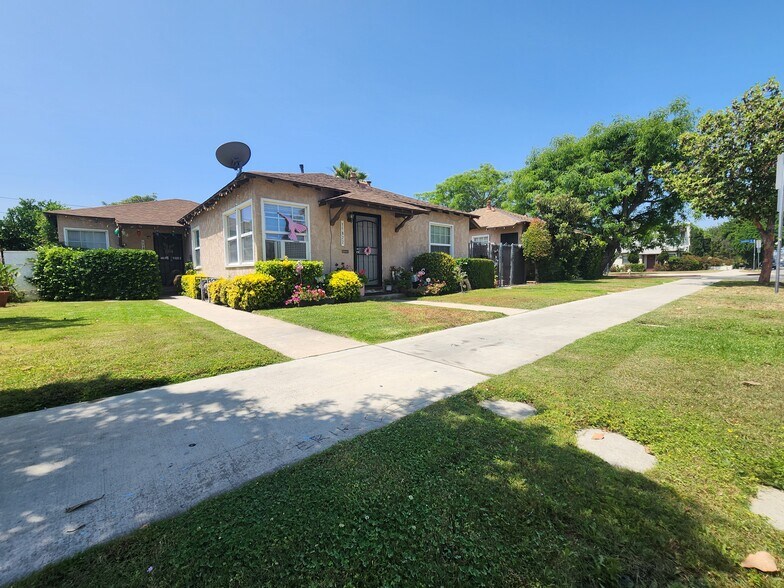 11820 Victory Blvd, North Hollywood, CA à vendre - Photo de l’immeuble – Image 2 sur 6