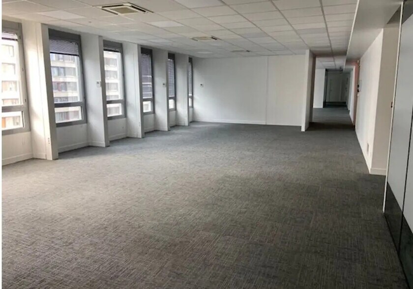 Bureau dans Boulogne-Billancourt à louer - Photo de l’immeuble – Image 2 sur 9