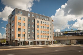 Plus de détails pour 2220 E Lake St, Minneapolis, MN - Bureau/Local commercial à louer