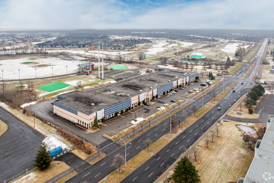 2600 Boul Jacques-Cartier E, Longueuil, QC à louer - Aérien – Image 2 sur 6