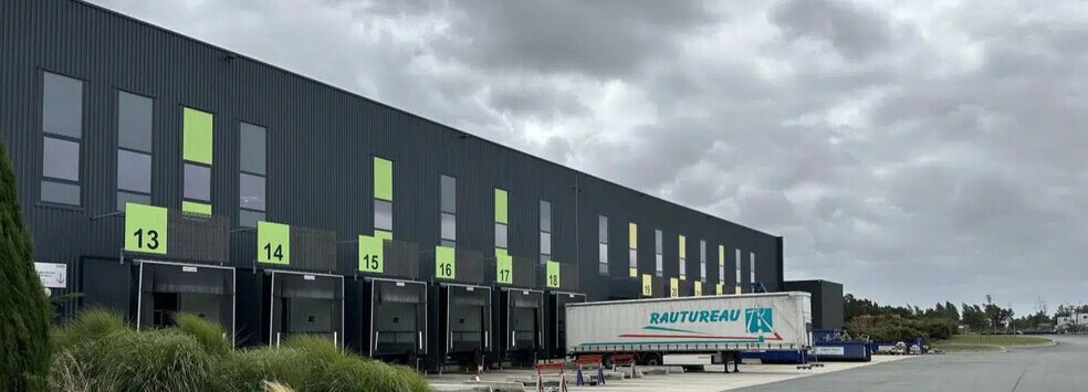 Industriel/Logistique dans Saint-Léger-de-Linières à louer - Photo de l’immeuble – Image 1 sur 5