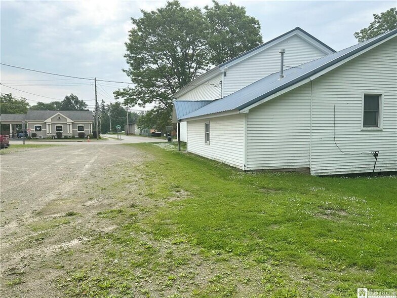 6837 Main St, Cherry Creek, NY à vendre - Photo de l’immeuble – Image 3 sur 21