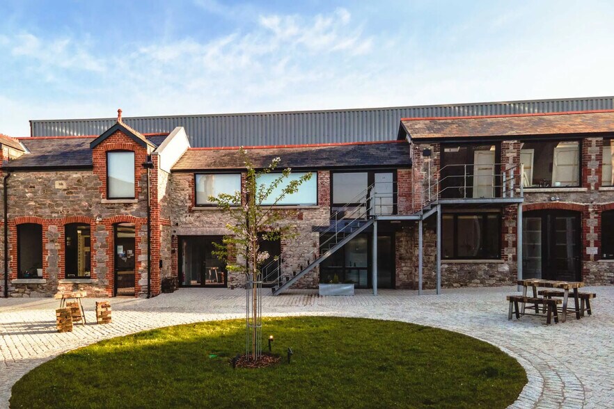 1 Candlewick Ln, Plymouth à louer - Photo de l’immeuble – Image 1 sur 19