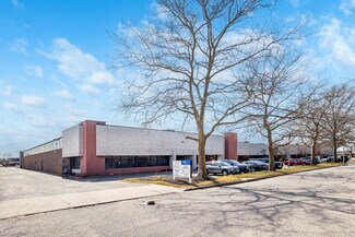 Plus de détails pour 12-1 Dubon Ct, Farmingdale, NY - Industriel/Logistique à louer