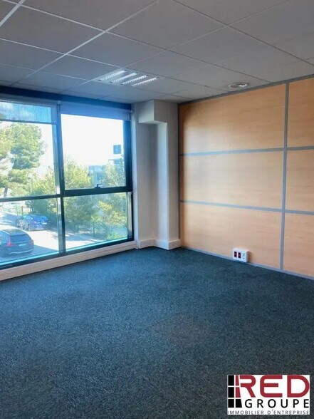 Bureau dans La Ciotat à vendre - Photo de l’immeuble – Image 1 sur 5